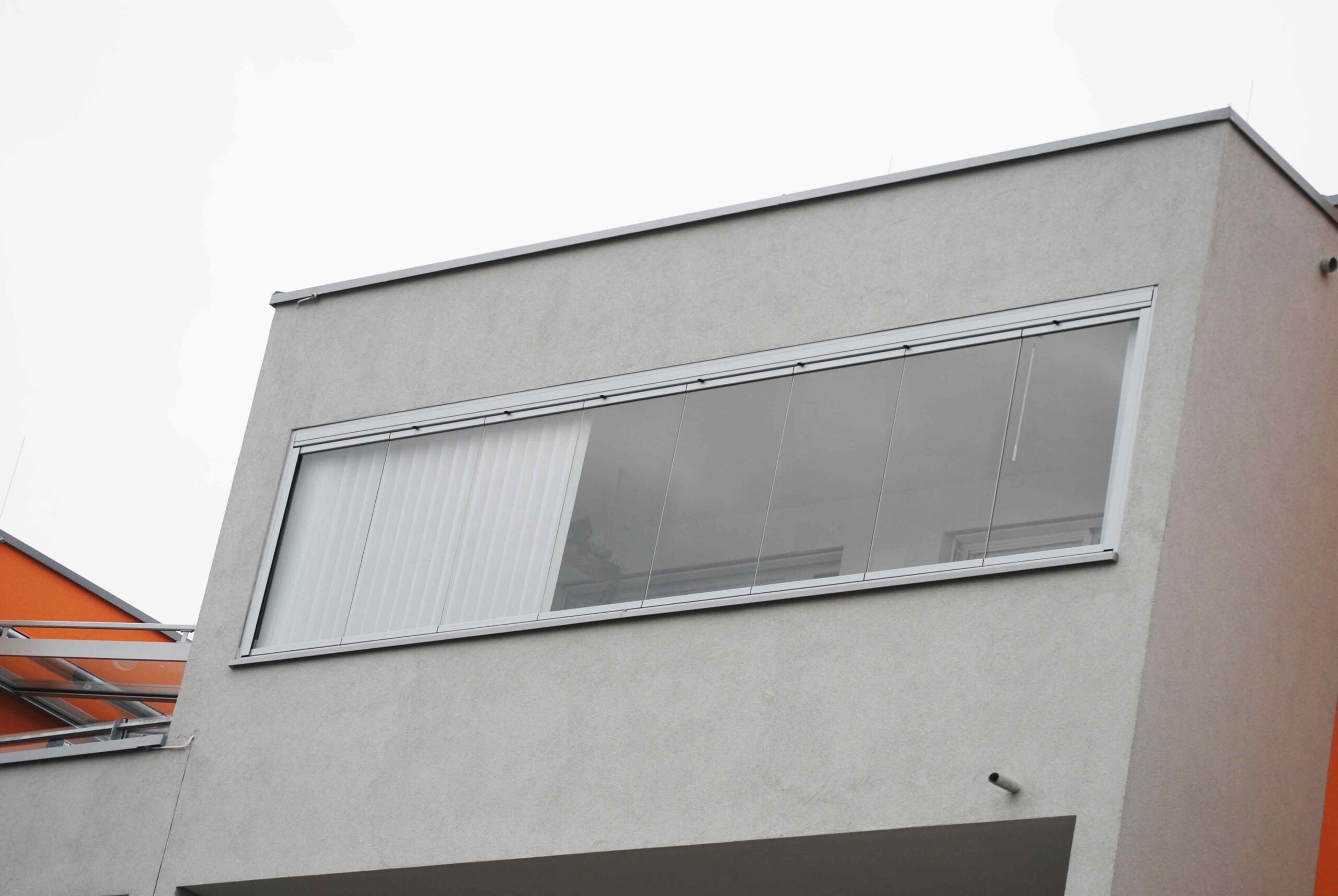 8-teilige Verglasung für Balkon