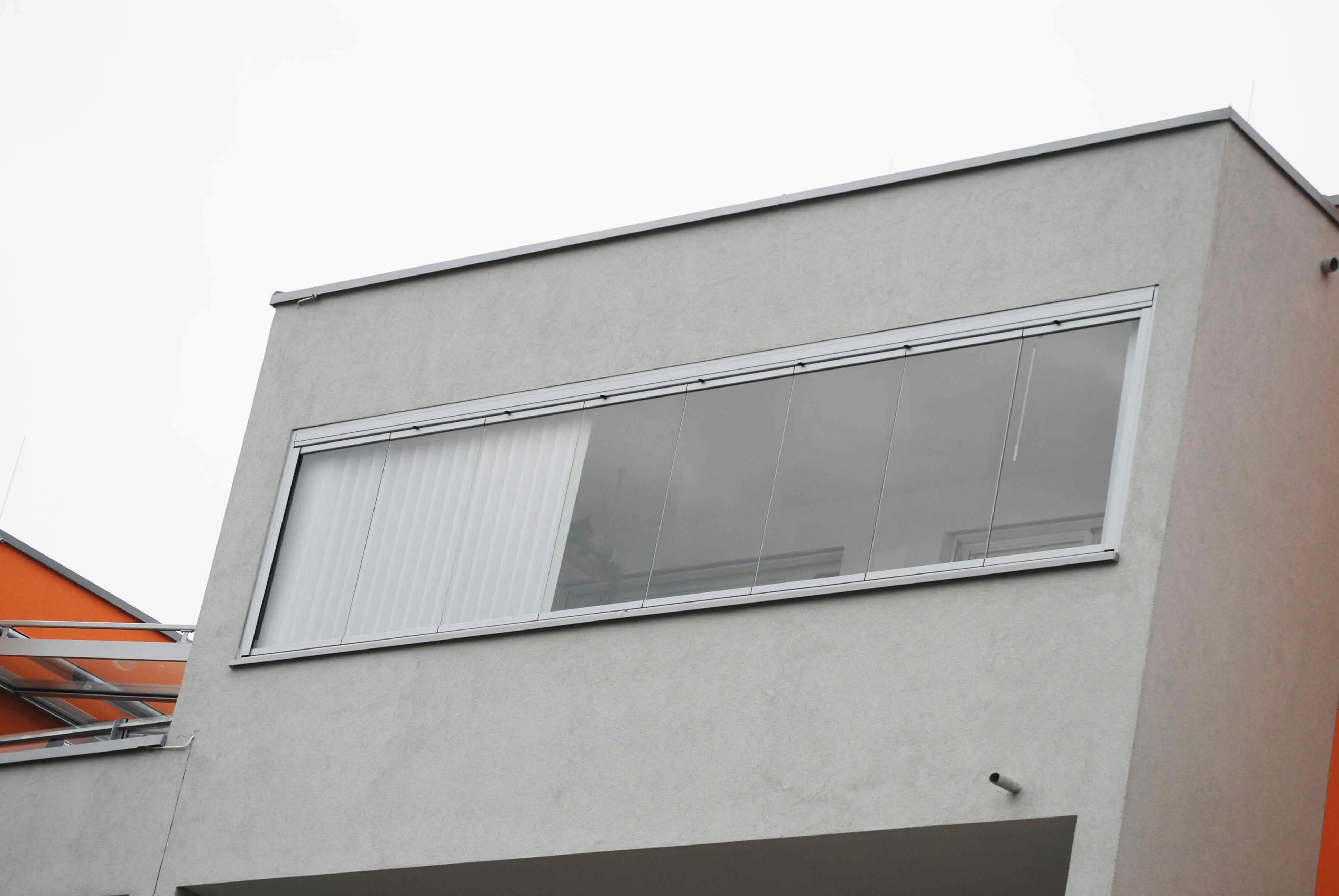 8-teilige Verglasung für Balkon
