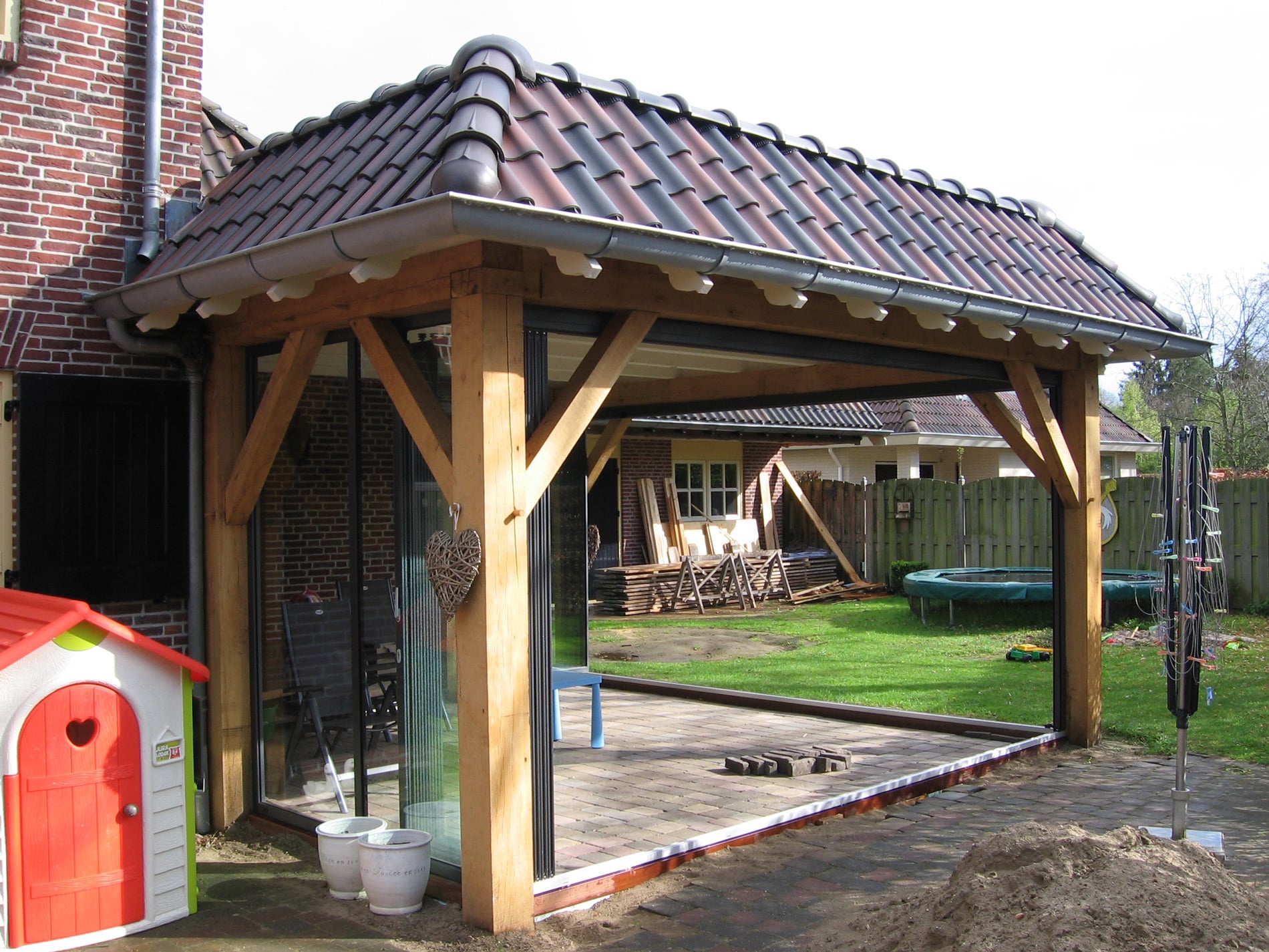 Faltfenster in Holzsteher montieren