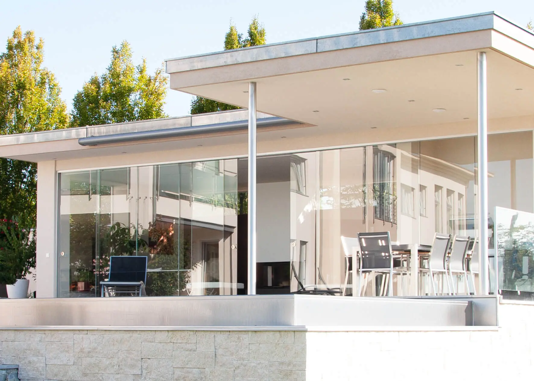 Gartenhaus modern Kubus mit Glasschiebeelementen