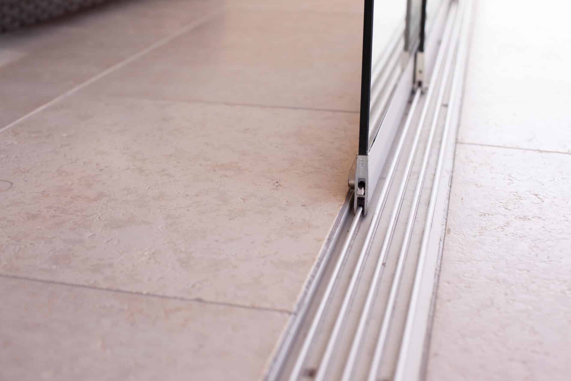 Glasschiebewand barrierefrei