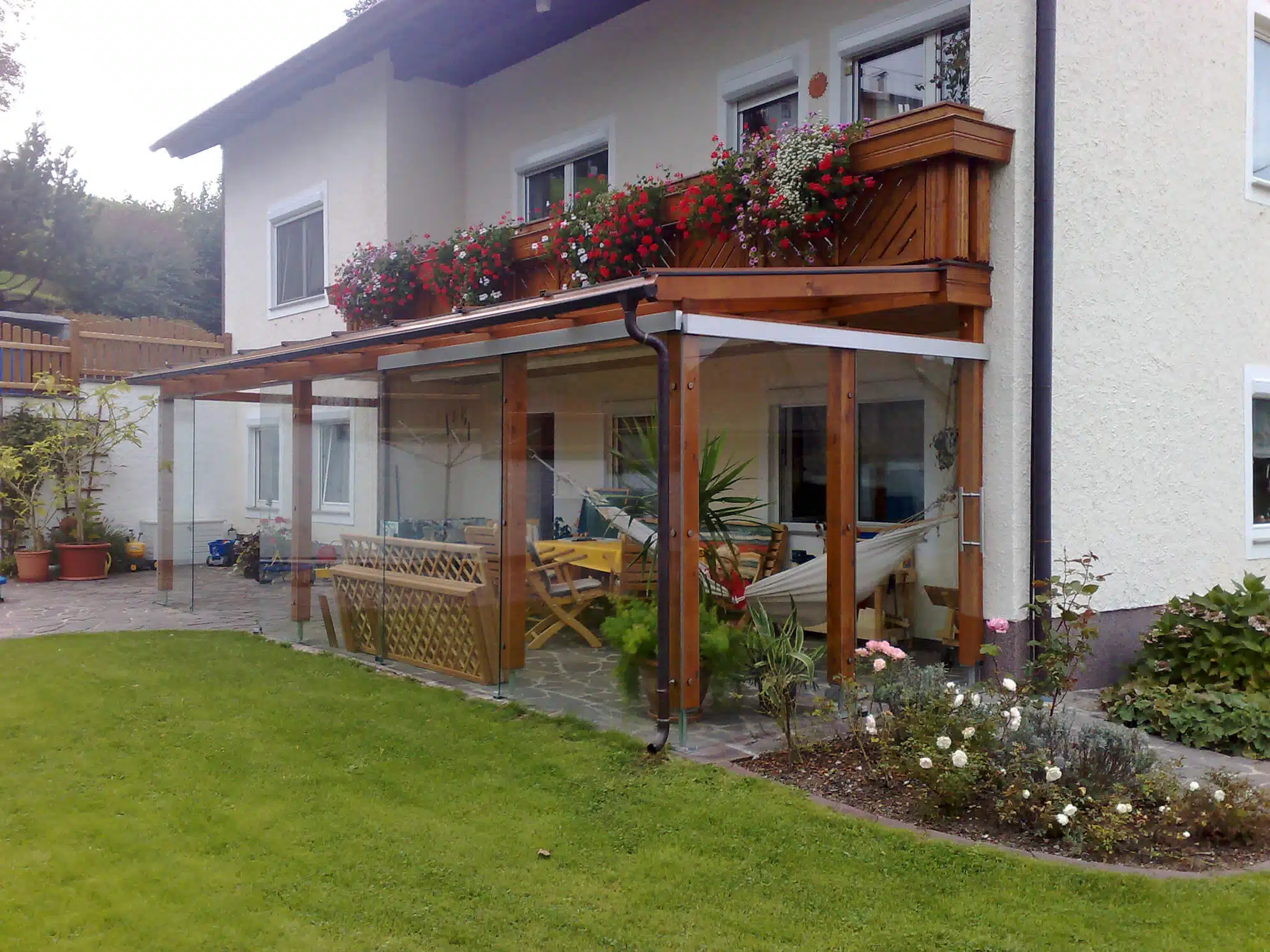 Pergola Glasschiebetüren und Dachglas