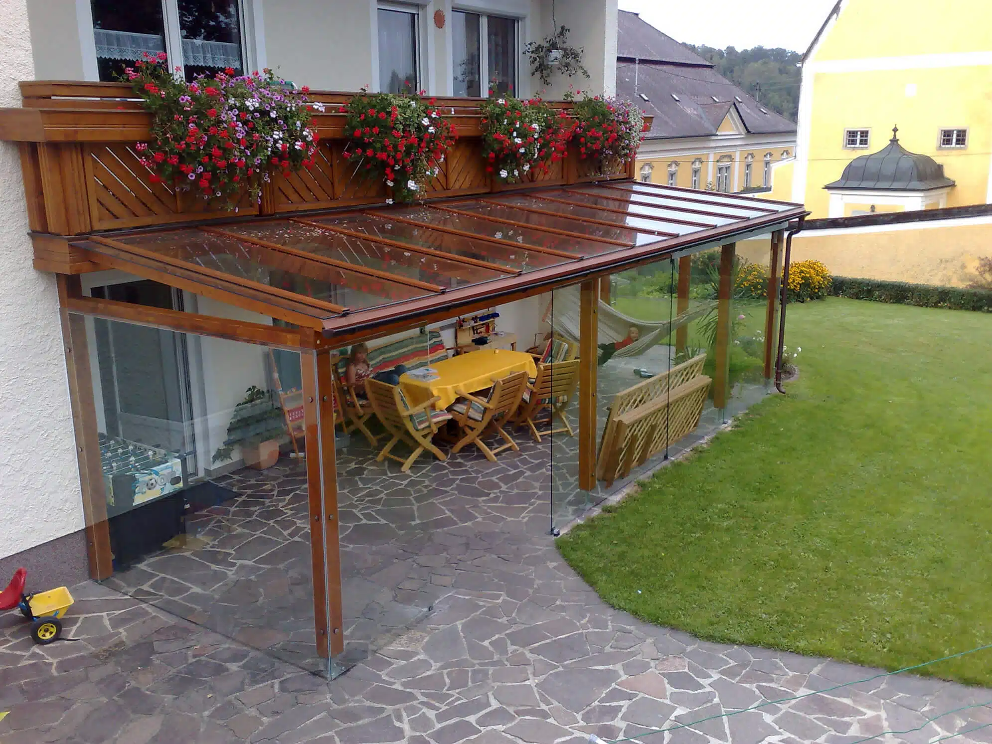 Pergola Terrassendach mit Glas