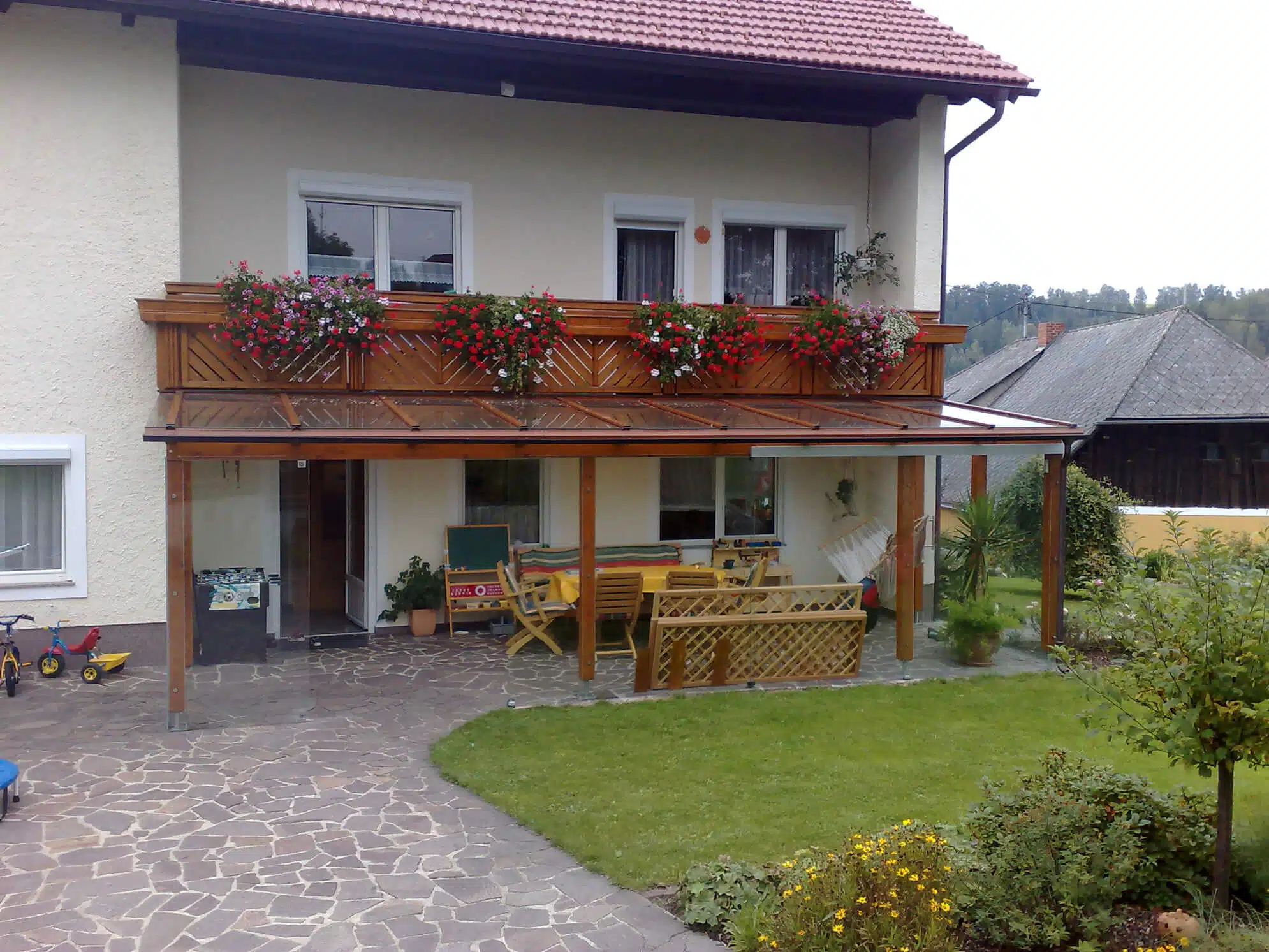 Pergola Terrassenüberdachung mit Glas