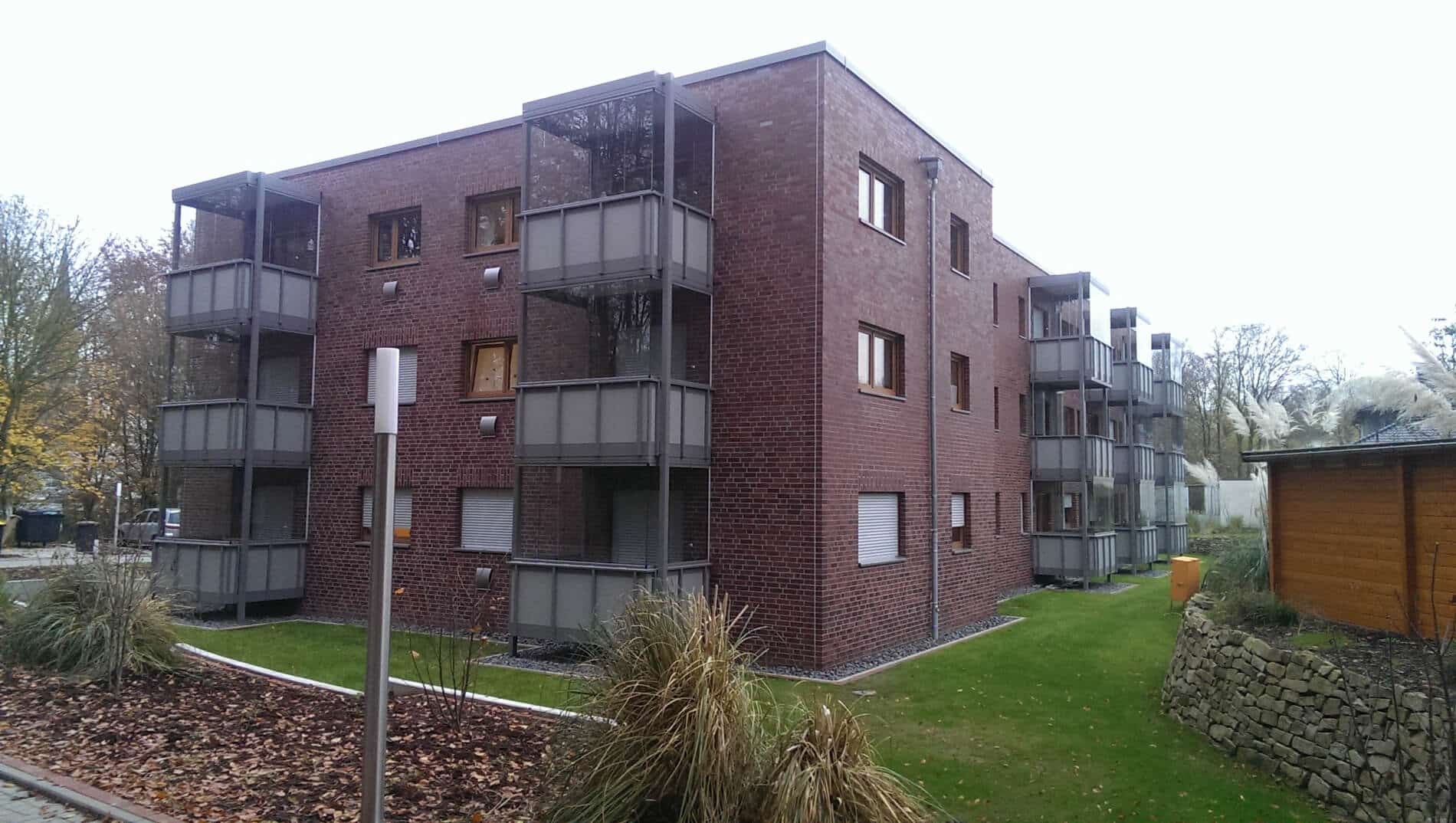Schiebe-Dreh-Fenster für Balkon als Windschutz