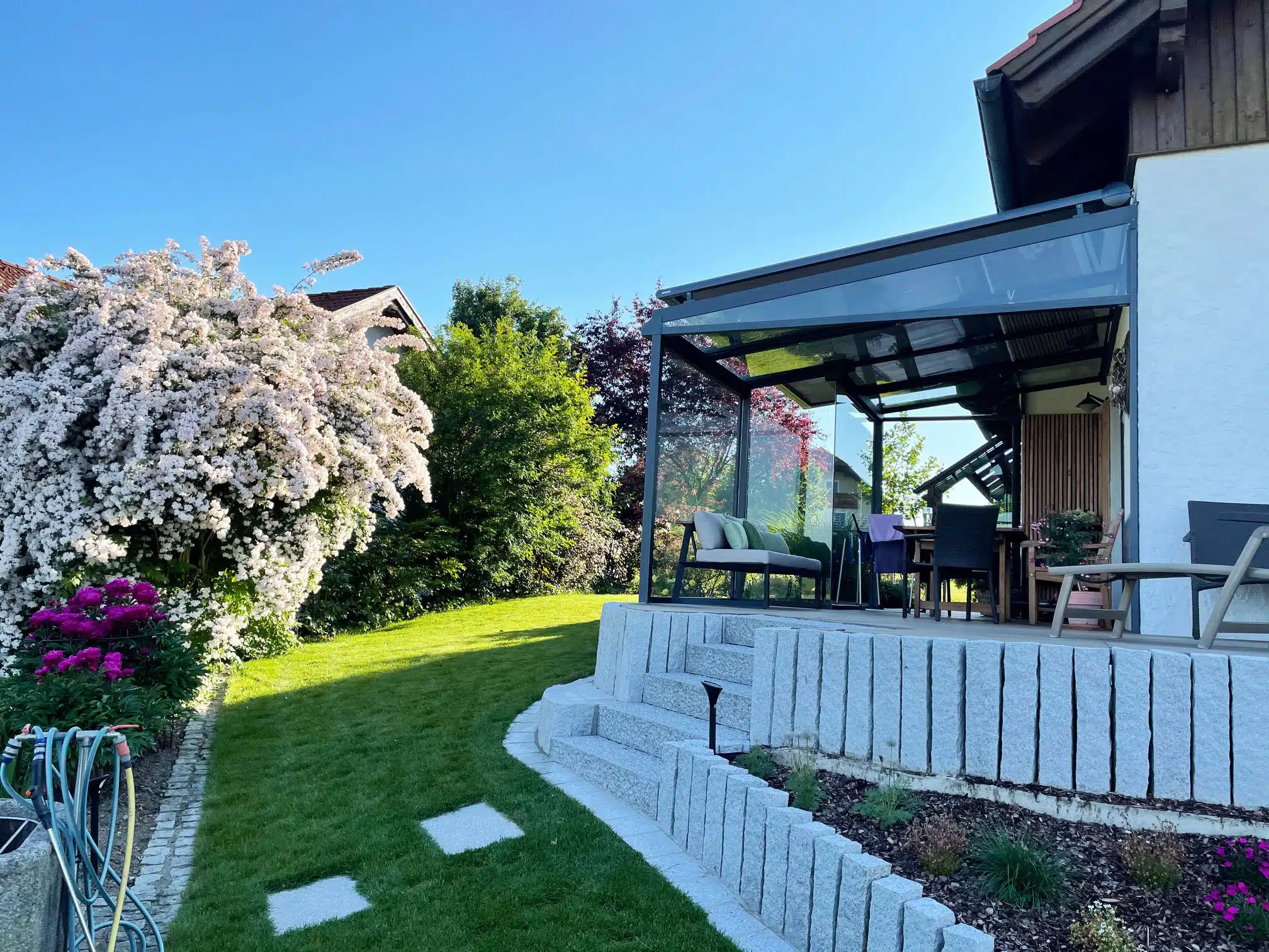 Terrasse nachträglich verglasen mit Schiebeelementen