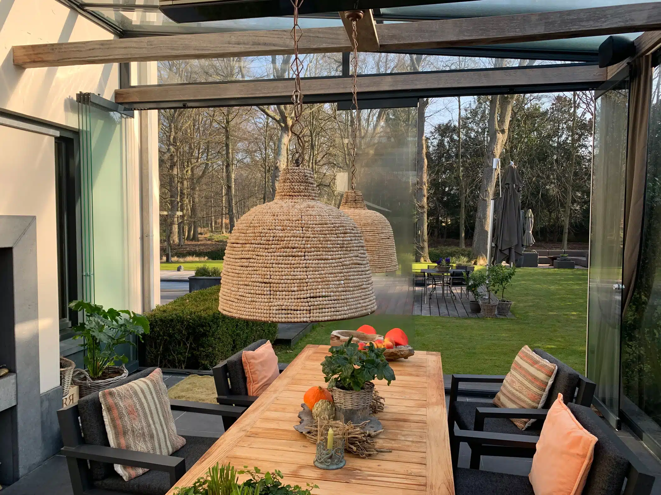 Terrasse-Schiebe-Dreh-Fenster als Windschutz für die Terrasse