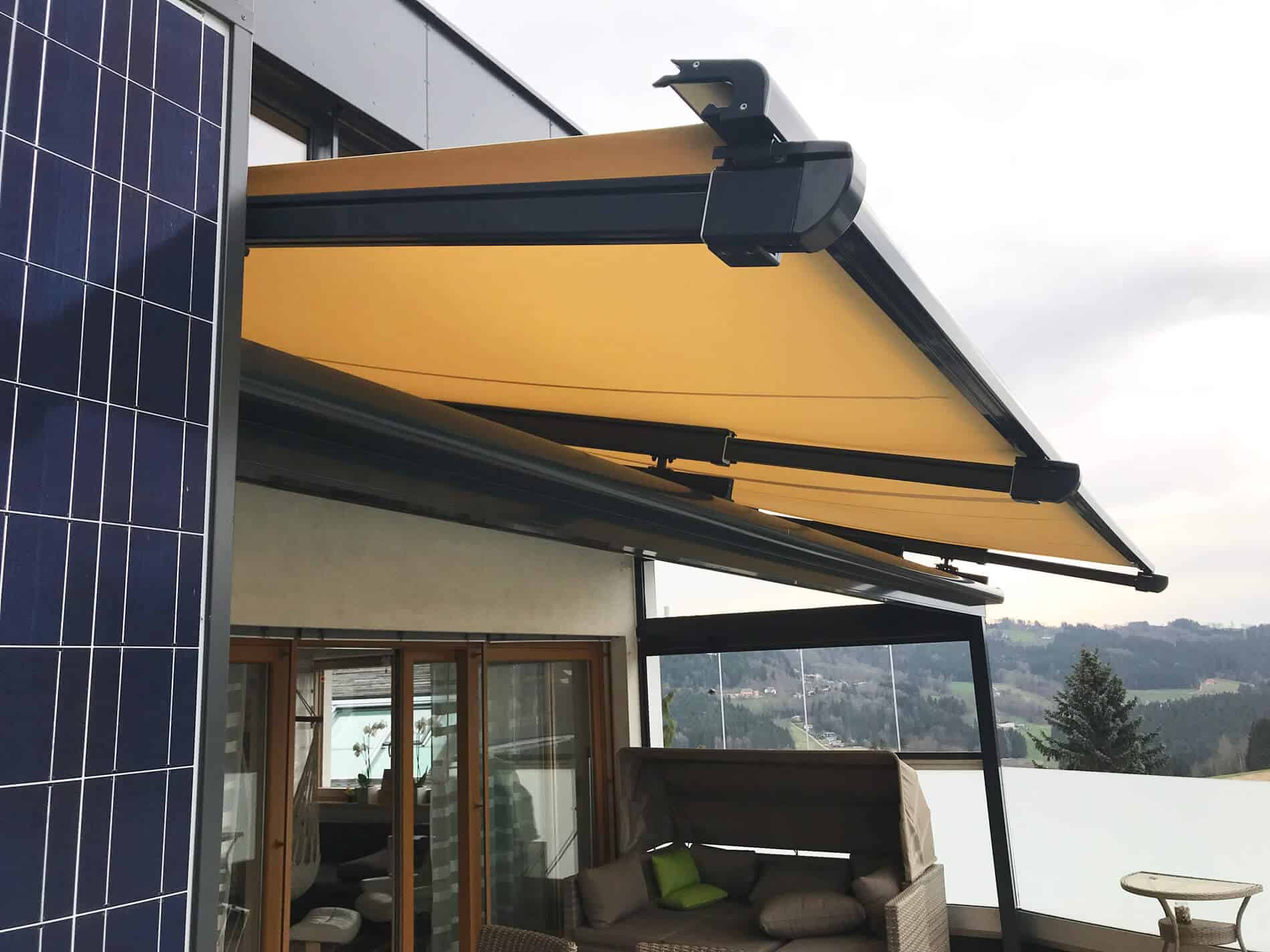 Terrassendach aus Glas mit Sunflex Seitenwand 4 flügelig