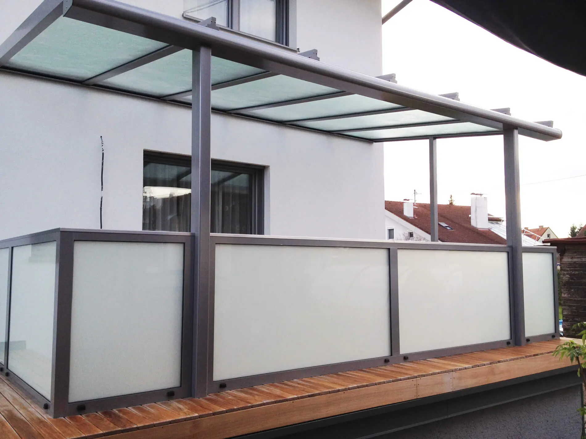 Terrassenüberdachung mit Geländer Oberösterreich