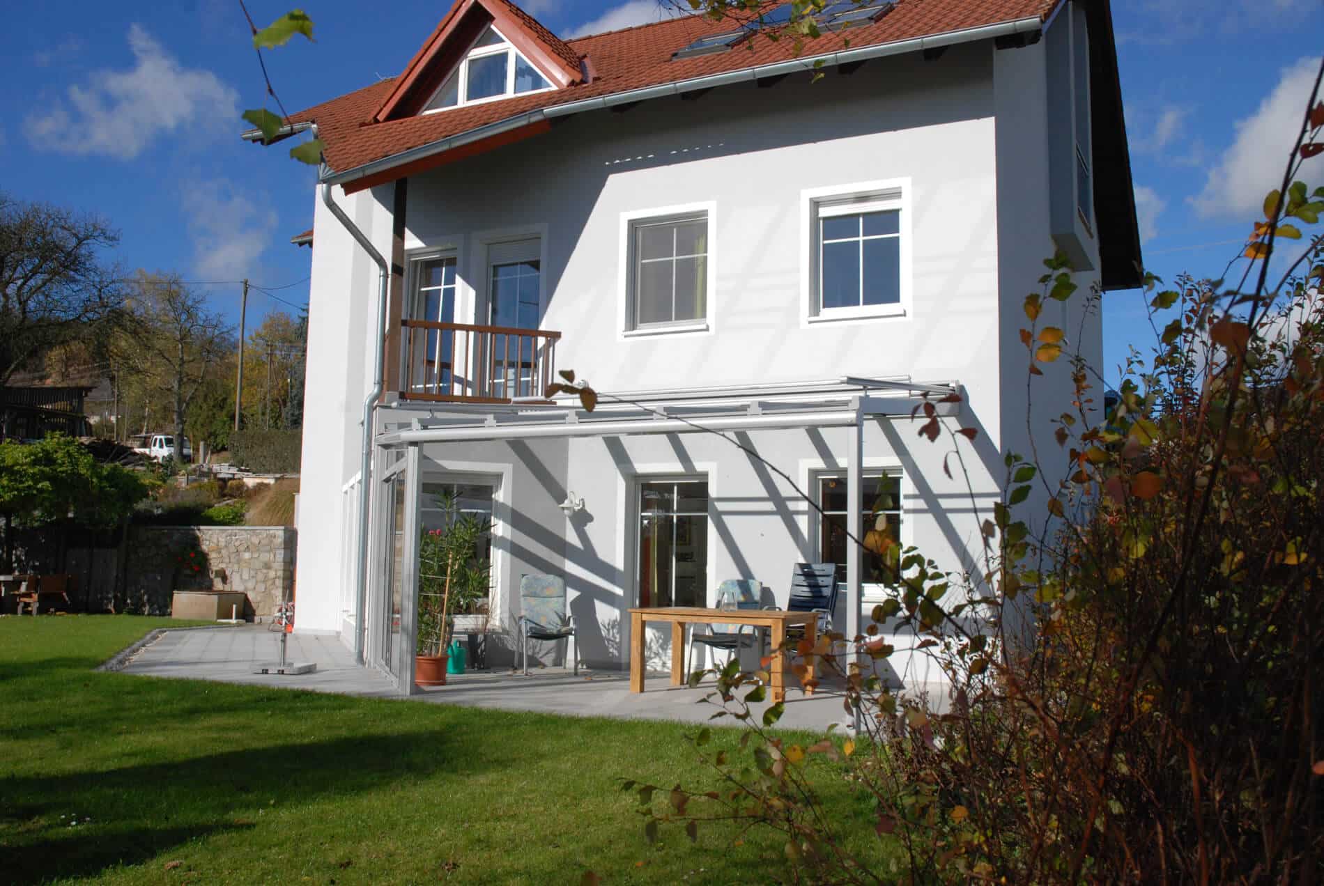 Terrassenüberdachung VSG-Verglasung und Aluminium-Konstruktion