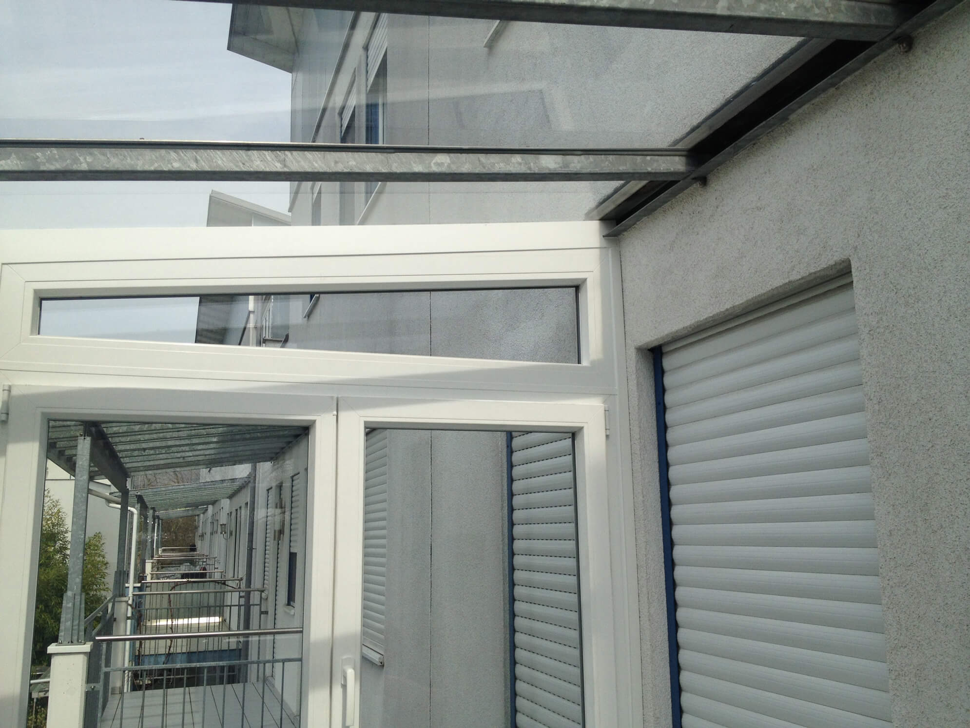 Terrassenüberdachung zu Wintergarten umbauen