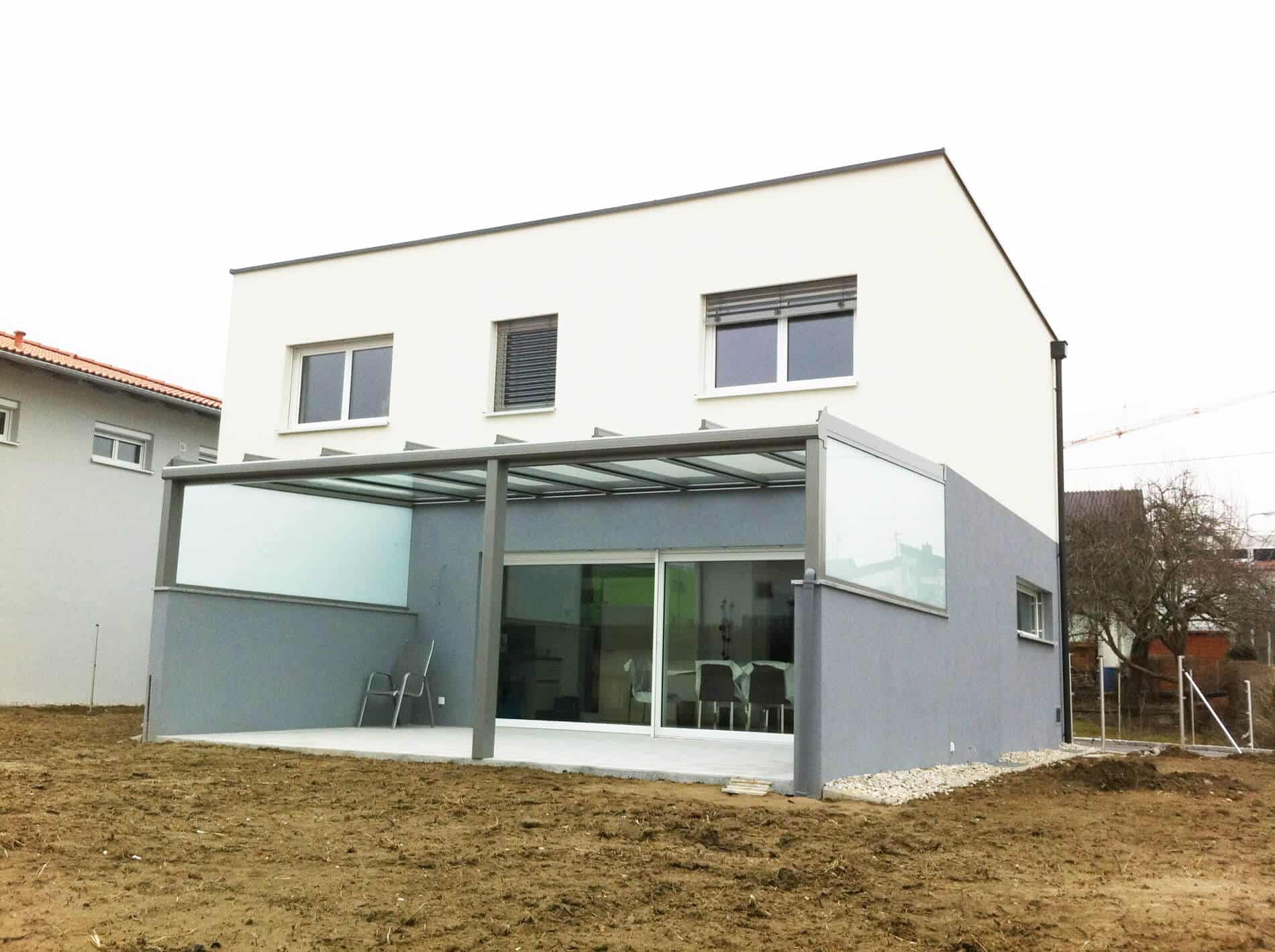 Überdachung mit Seitenwänden