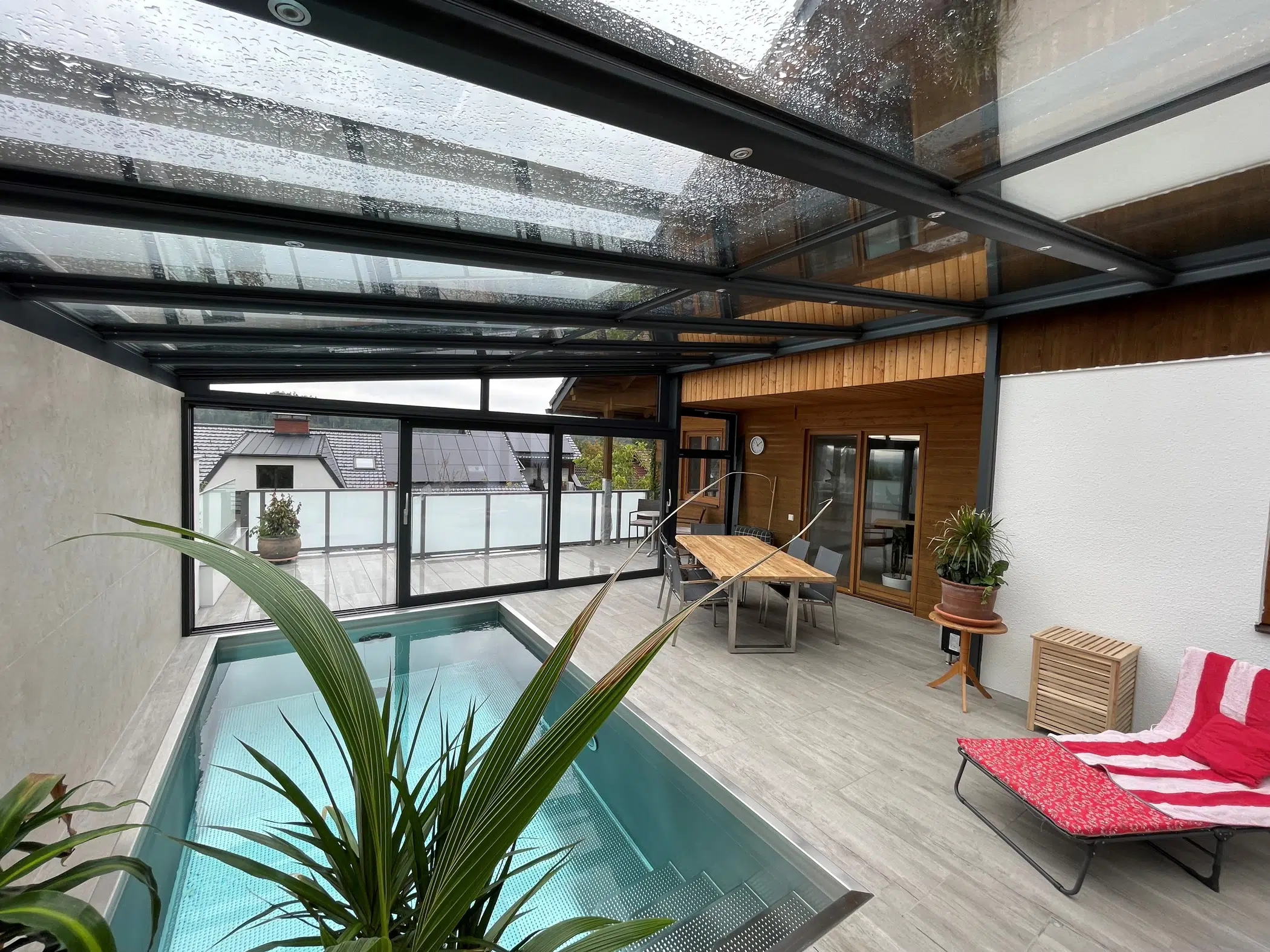 Warmwintergarten Aluminium und Dreifach Glas und Indoor Pool