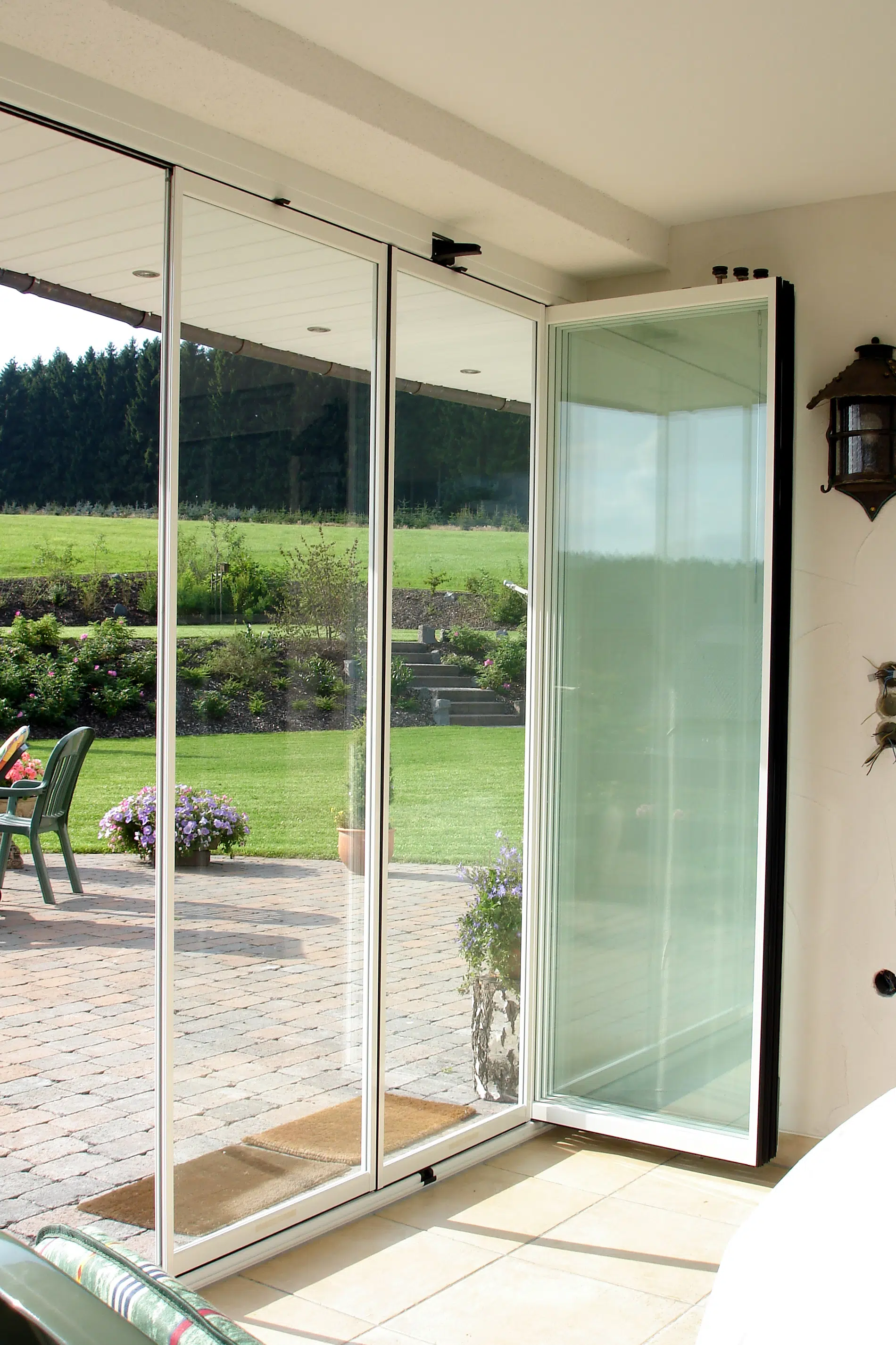 Wind- Staub- und Lärmschutz für Terrasse mit einer Verglasung