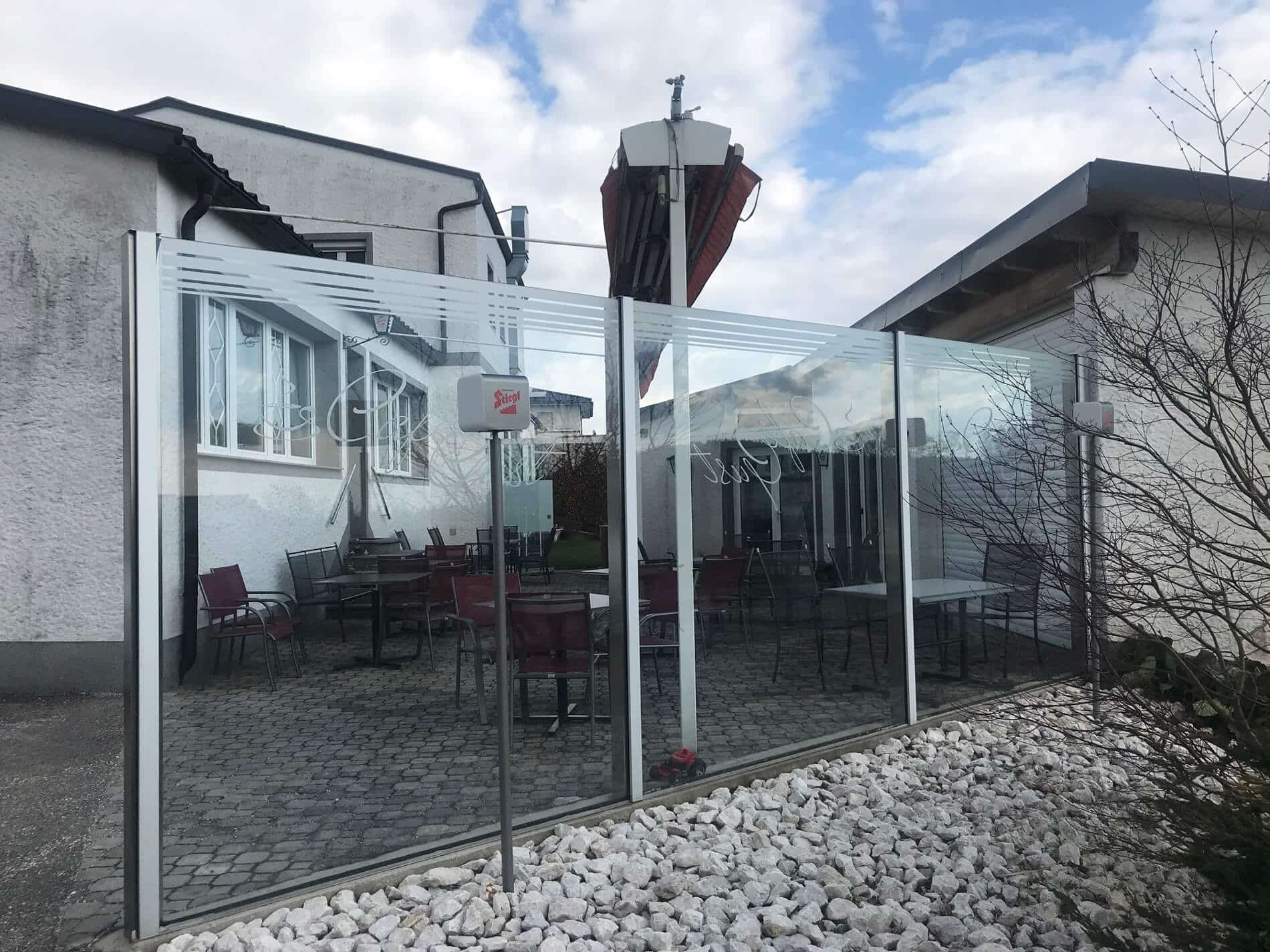 Windschutz mit Glas freistehende nach Maß