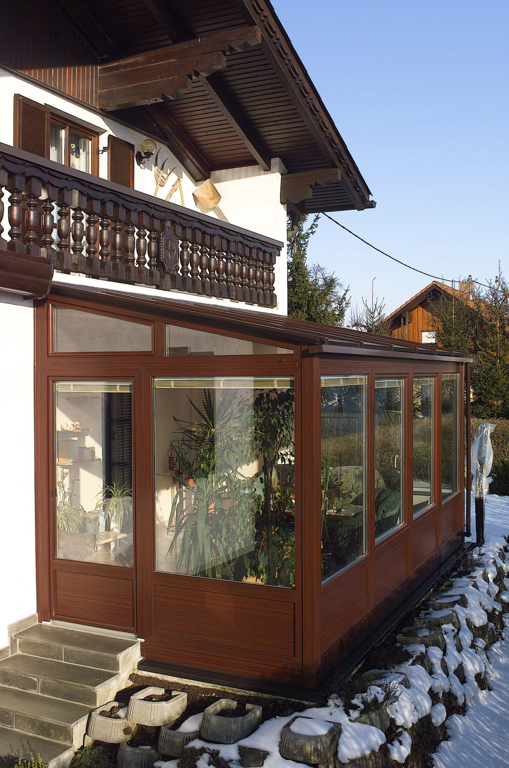 Wintergarten in Mahagoni Optik
