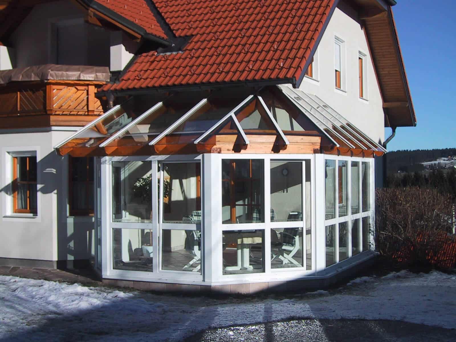 Wintergarten mit verschiebbaren Elementen