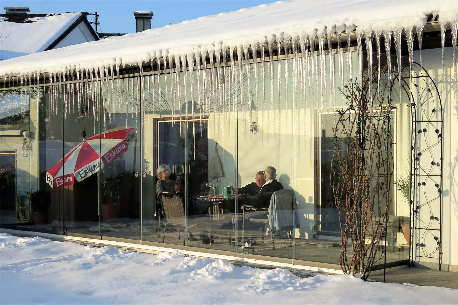 Wintergarten unter Dachüberstand