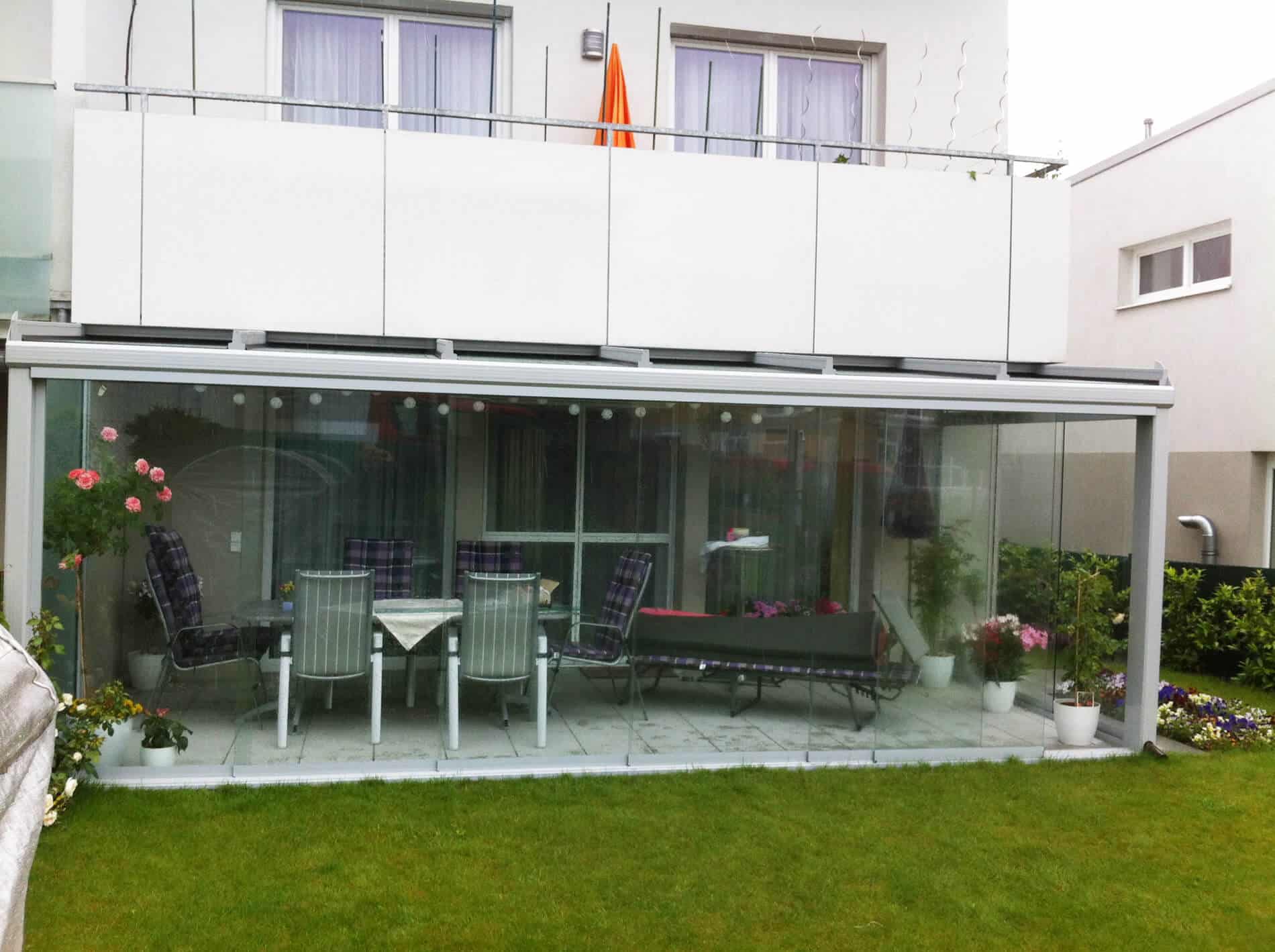 Wintergarten unterhalb Balkon