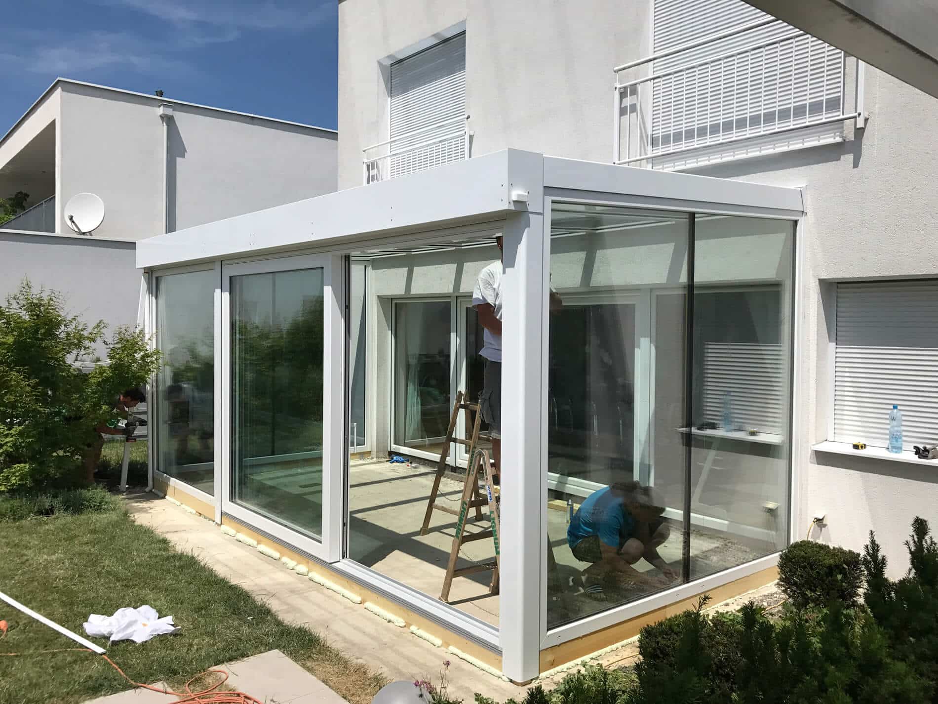Wintergarten weiß mit hochwärmedämmenden Glas
